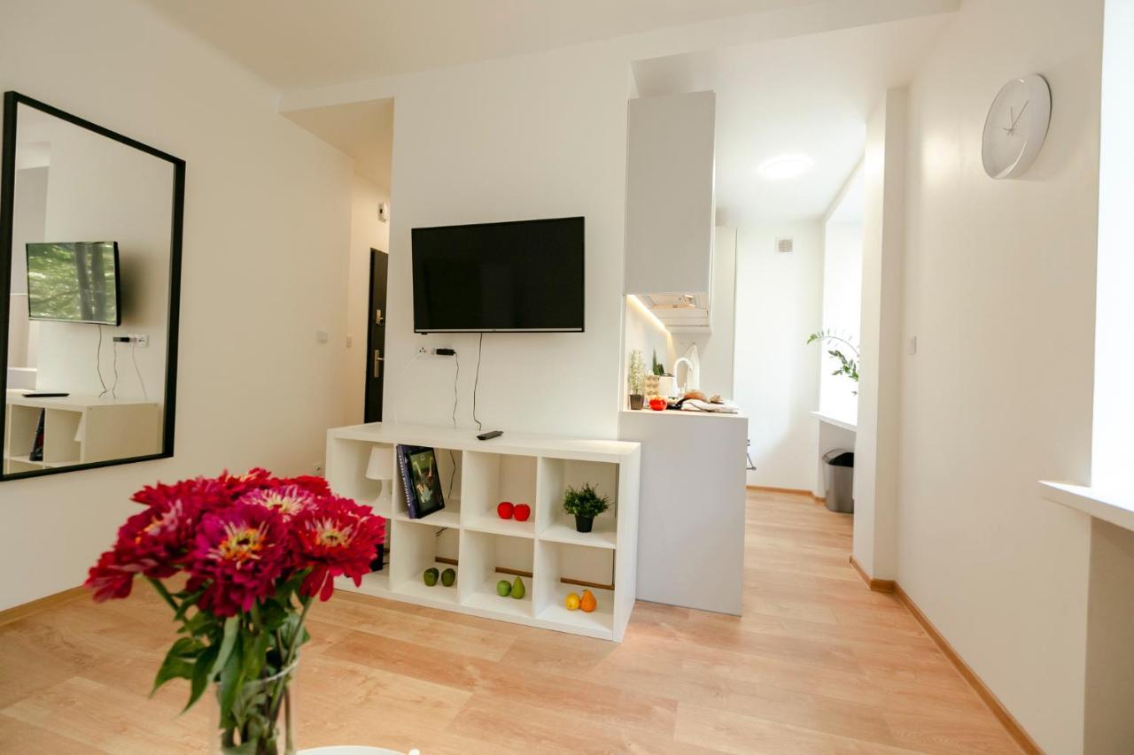 ורשה Jana Pawla II 36 - Bezplatny Podziemny Garaz - Free Parking - W Pelni Wyposazone Studio - Better Rental מראה חיצוני תמונה
